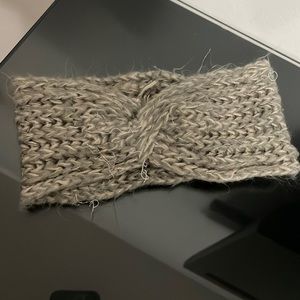 Woman’s  Winter Head Band.
